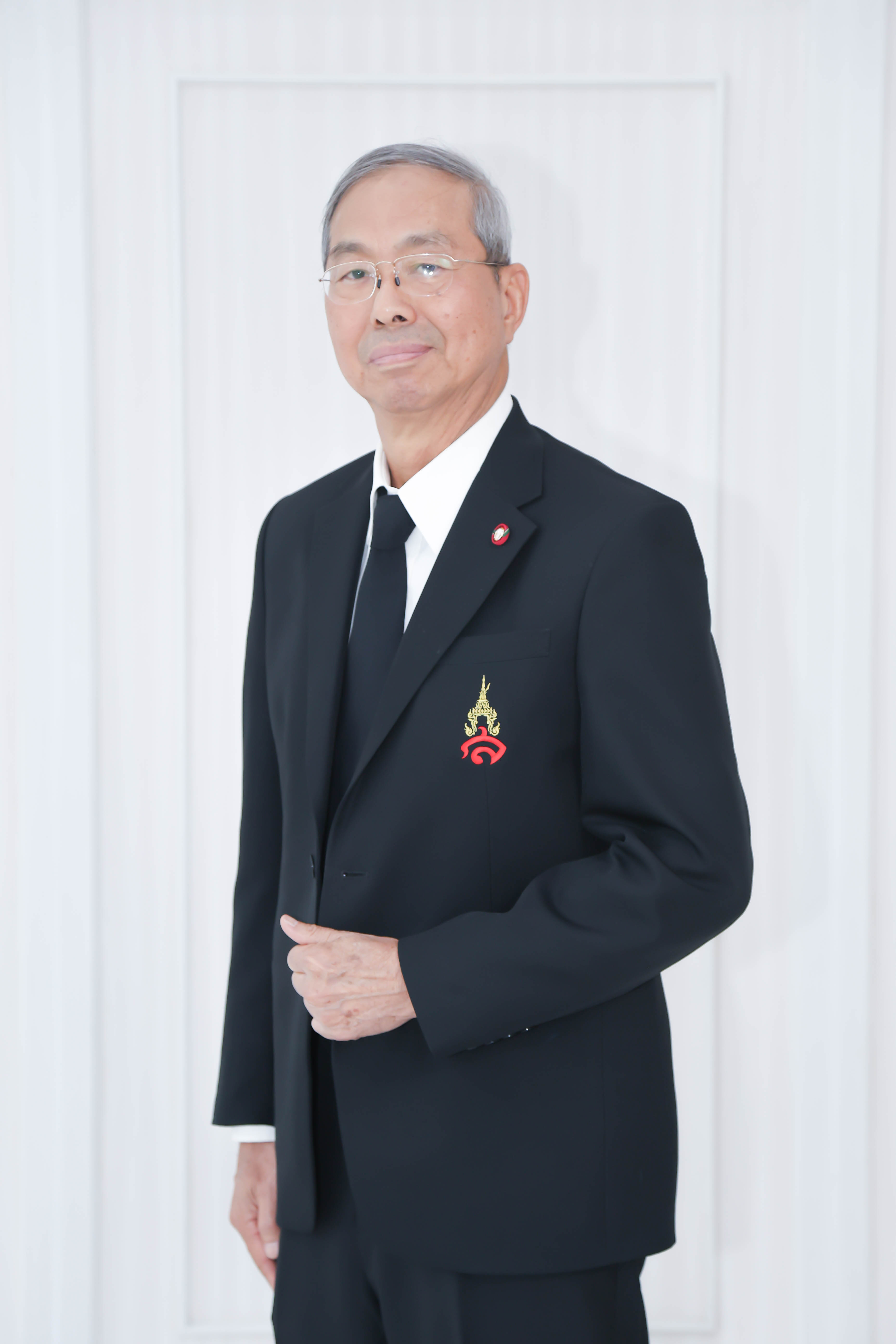 นายประทีป